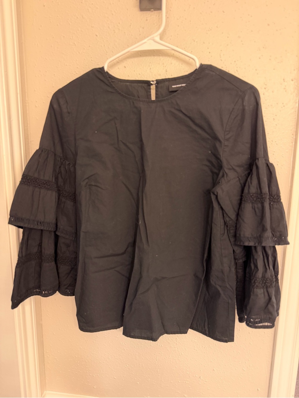 Who What Wear Black Ruffled Tier Sleeve Top